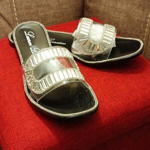 Lauren Lorraine Size 10 Shimmering Silver Sandal Has Bling All Around The Shoe